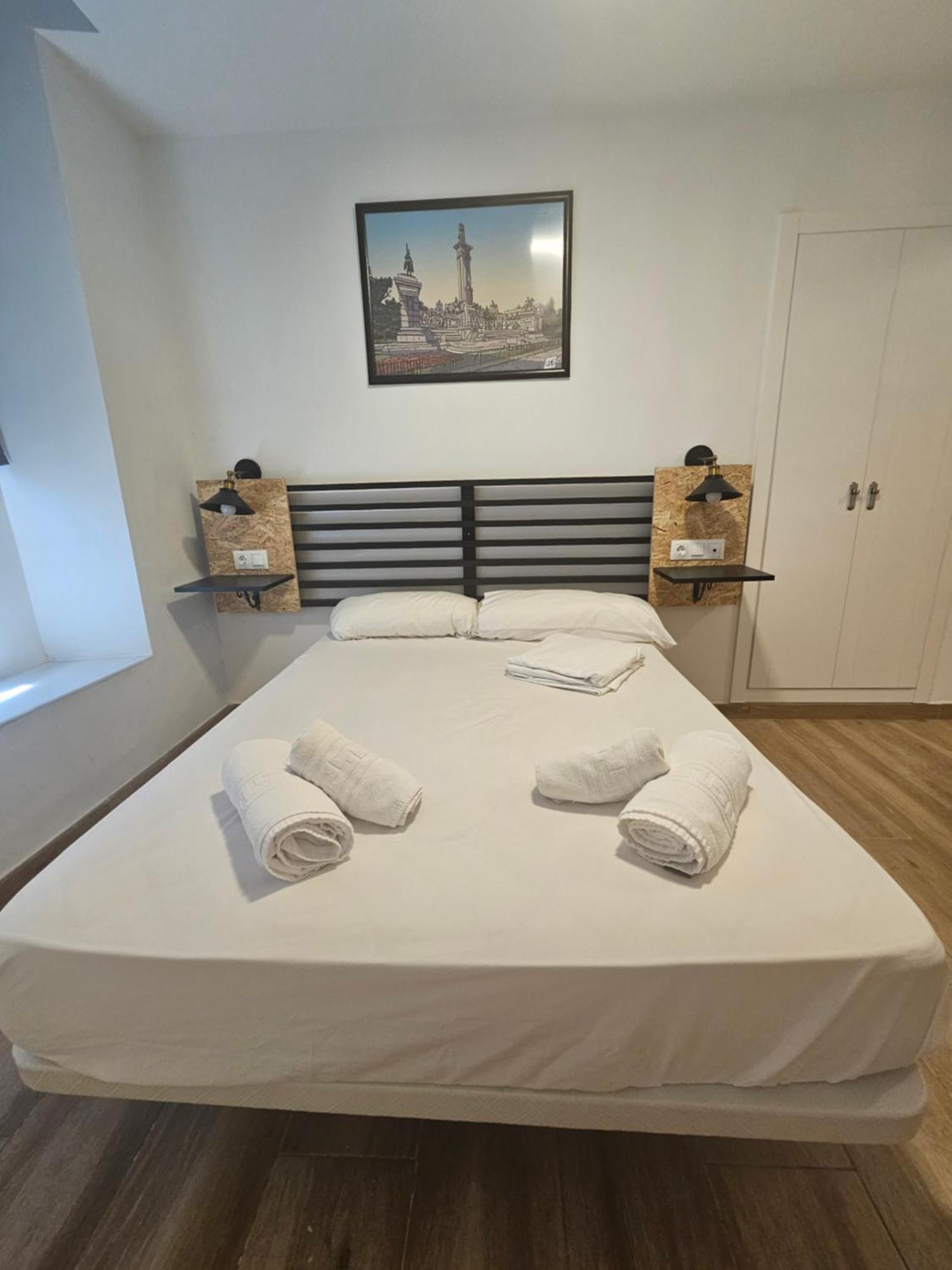 Apartamentos Plaza Santo Domingo Cadix Extérieur photo